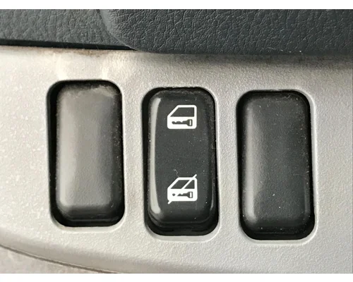 MITSUBISHI FUSO FE649 Dash Assembly