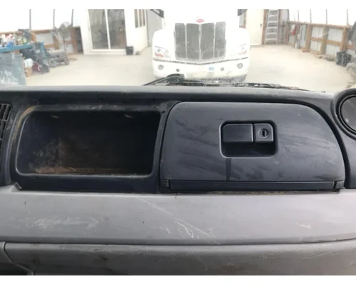 MITSUBISHI FUSO FE649 Dash Assembly