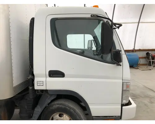MITSUBISHI FUSO FE649 Door Assembly, Front