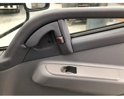 MITSUBISHI FUSO FE649 Door Assembly, Front