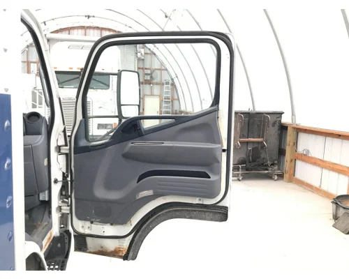 MITSUBISHI FUSO FE649 Door Assembly, Front