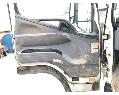 MITSUBISHI FUSO FE649 Door Assembly, Front