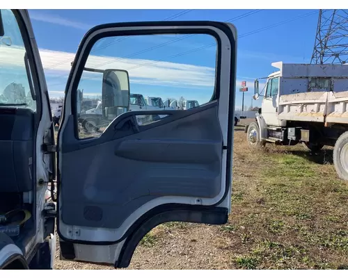 MITSUBISHI FUSO FE649 Door Assembly, Front