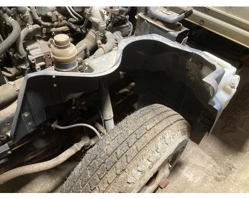 MITSUBISHI FUSO FE649 Fender