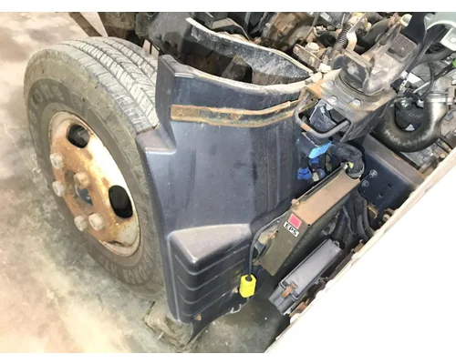 MITSUBISHI FUSO FE649 Fender