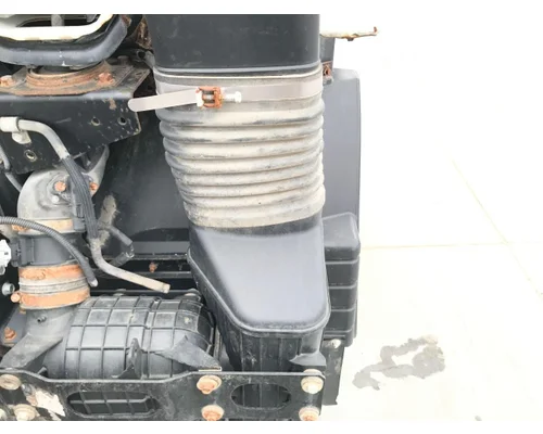 MITSUBISHI FUSO FE649 Fender