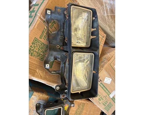 MITSUBISHI FUSO FE649 Headlamp Assembly