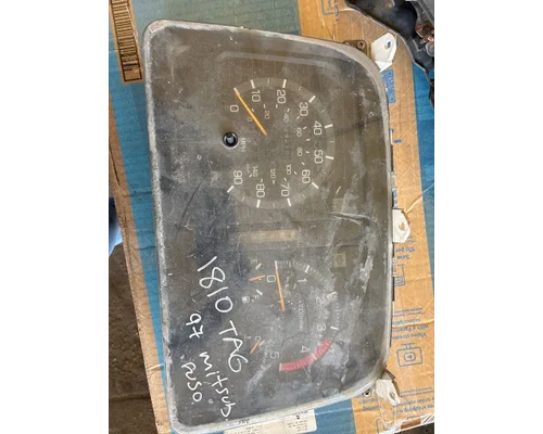MITSUBISHI FUSO FE649 Instrument Cluster