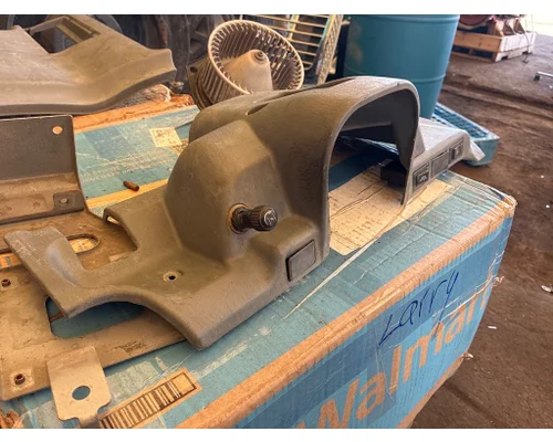 MITSUBISHI FUSO FE649 Steering Column
