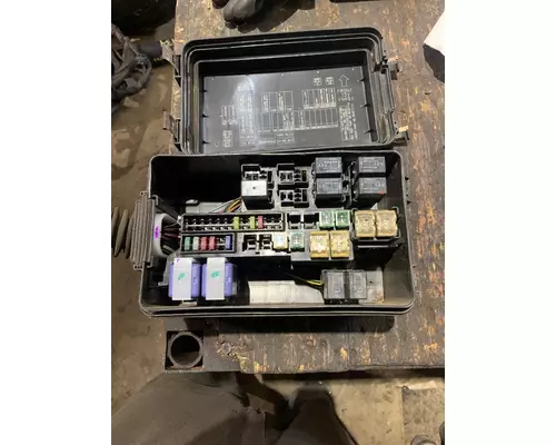 MITSUBISHI FUSO FE84D Fuse Box