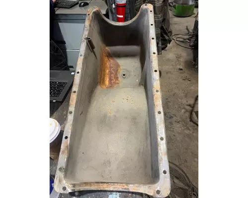 MITSUBISHI FUSO FE84D Oil Pan