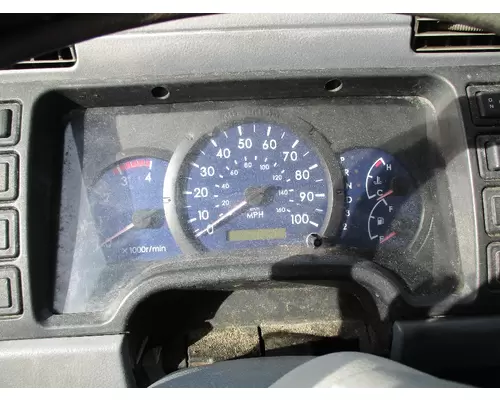 MITSUBISHI FUSO FE84 GAUGE CLUSTER