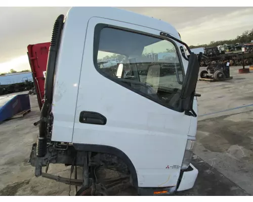 MITSUBISHI FUSO FE85 CAB