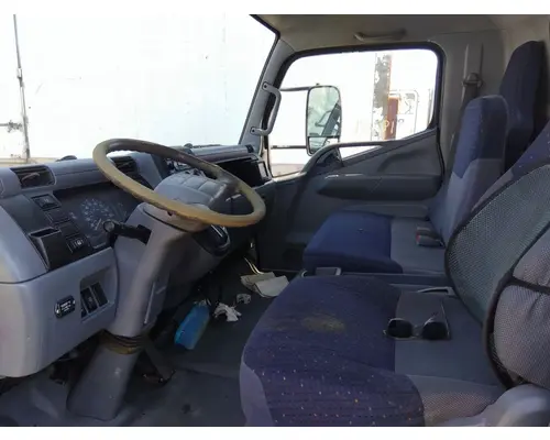 MITSUBISHI FUSO FE85 CAB