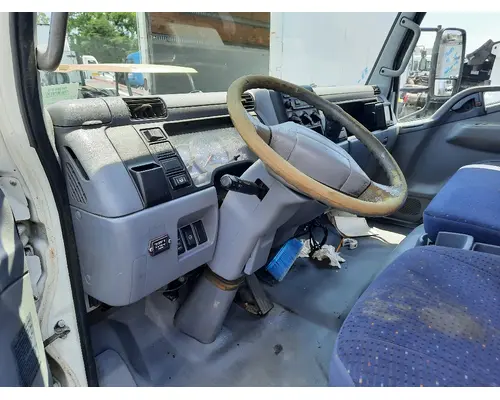 MITSUBISHI FUSO FE85 CAB