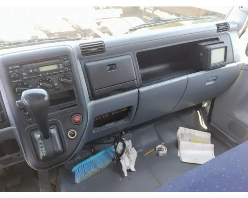 MITSUBISHI FUSO FE85 CAB