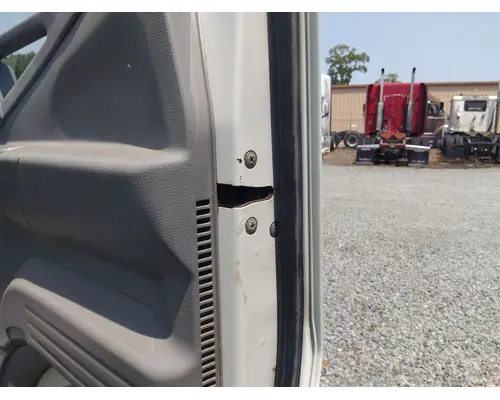 MITSUBISHI FUSO FE85 DOOR ASSEMBLY, FRONT