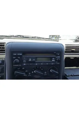 MITSUBISHI FUSO FE85 RADIO AM/FM/CD