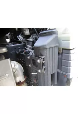 MITSUBISHI FUSO FEC72S AIR CLEANER