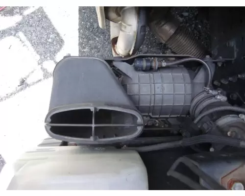 MITSUBISHI FUSO FEC72S AIR CLEANER