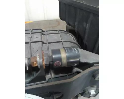 MITSUBISHI FUSO FEC72S AIR CLEANER