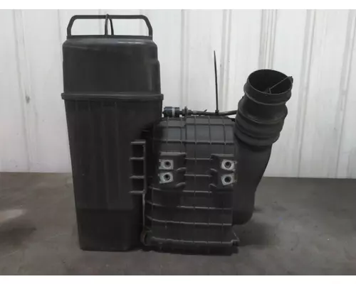 MITSUBISHI FUSO FEC72S AIR CLEANER