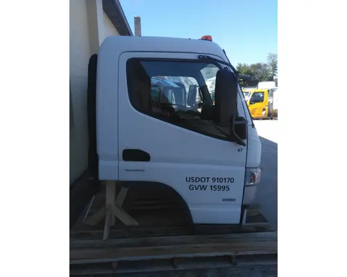 MITSUBISHI FUSO FEC72S CAB