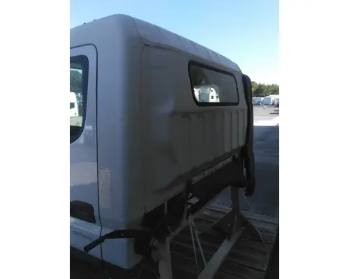 MITSUBISHI FUSO FEC72S CAB