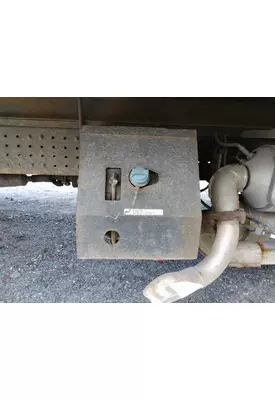 MITSUBISHI FUSO FEC72S DEF TANK