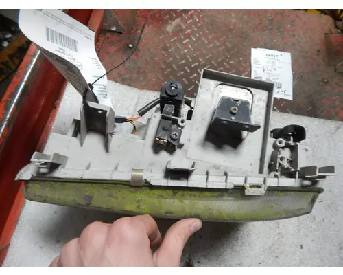 MITSUBISHI FUSO FE Headlamp Assembly