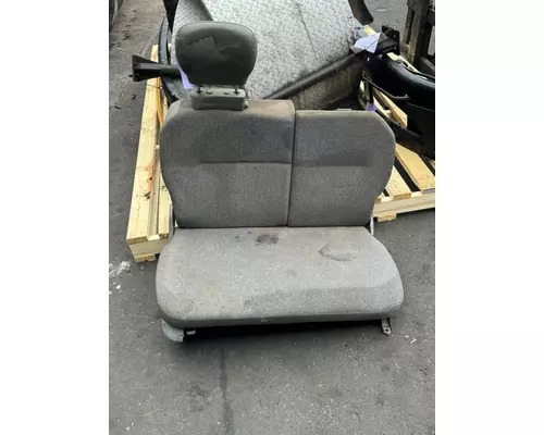 MITSUBISHI FUSO FG649 Seat, Front