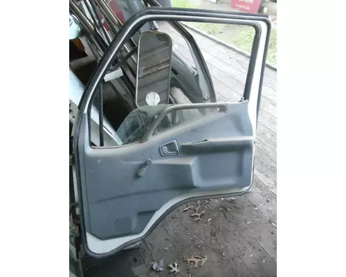MITSUBISHI FUSO FH211 Door Assembly, Front