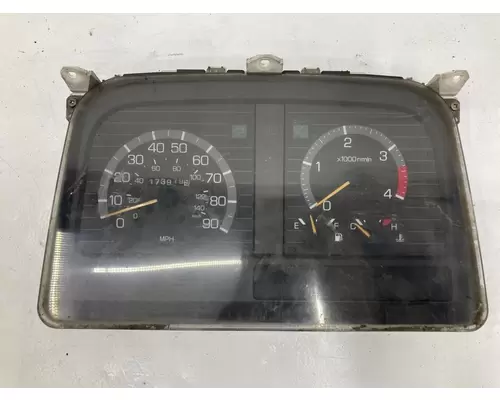 MITSUBISHI FUSO FH211 Instrument Cluster