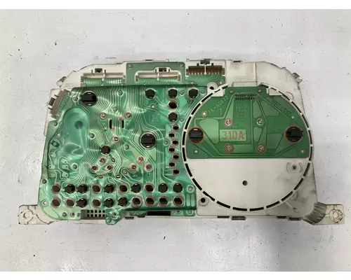 MITSUBISHI FUSO FH211 Instrument Cluster