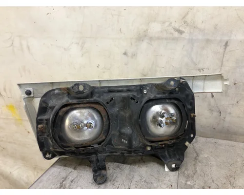 MITSUBISHI FUSO FK417 Headlamp Assembly