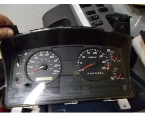 MITSUBISHI FUSO FK617 GAUGE CLUSTER