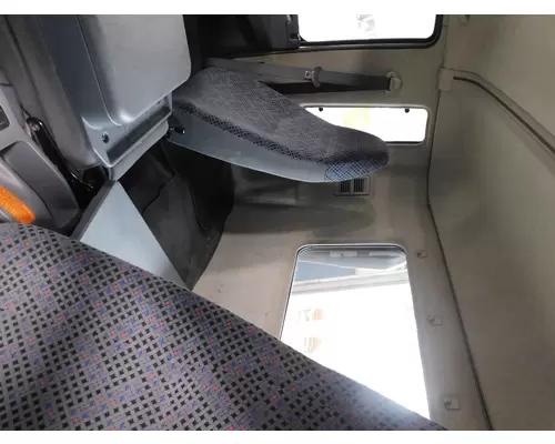 MITSUBISHI FUSO FK Cab