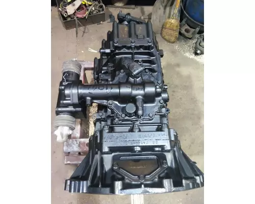 MITSUBISHI FUSO FK TRANSMISSION ASSEMBLY