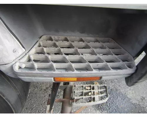 MITSUBISHI FUSO FM617 CAB STEP