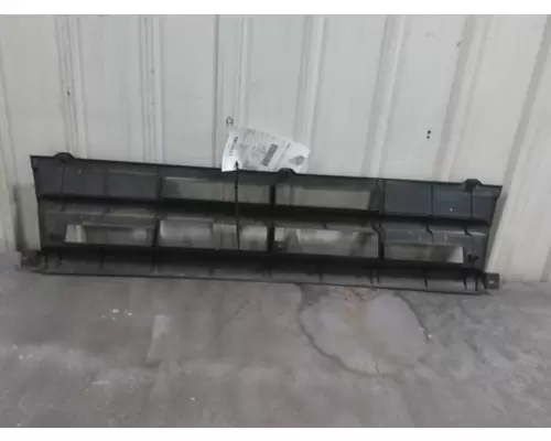 MITSUBISHI FUSO FM617 GRILLE