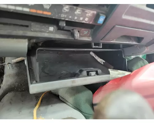 MITSUBISHI FUSO FM617 Glove Box