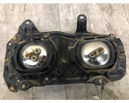 MITSUBISHI FUSO FM657 Headlamp Assembly