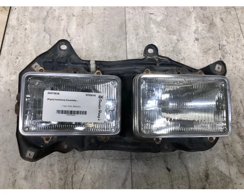 MITSUBISHI FUSO FM657 Headlamp Assembly