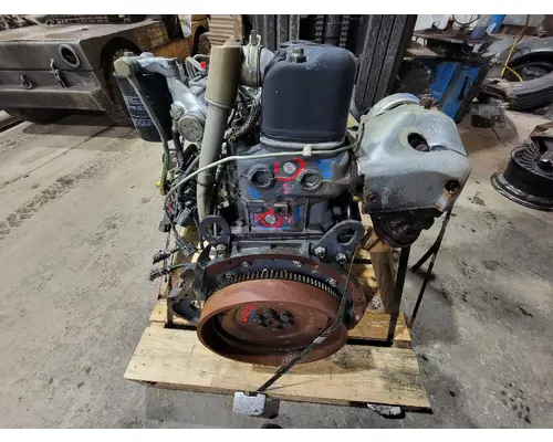 MITSUBISHI 4D34 Engine Assembly