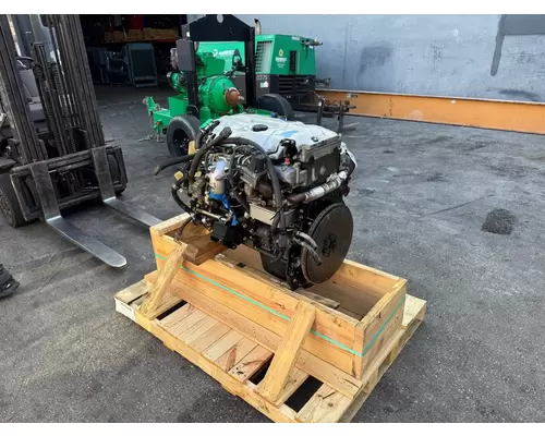 MITSUBISHI 4M50-3AT8 Engine Assembly