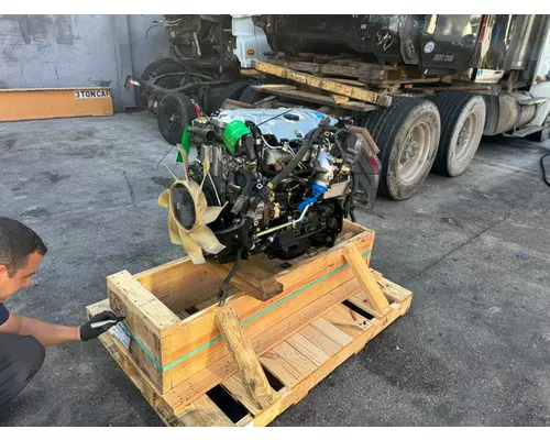 MITSUBISHI 4M50-3AT8 Engine Assembly