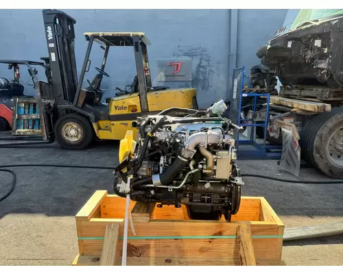 MITSUBISHI 4M50-6AT8 Engine Assembly