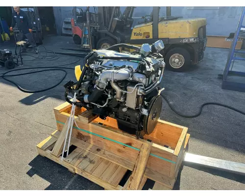 MITSUBISHI 4M50-6AT8 Engine Assembly