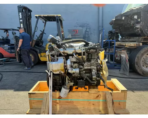MITSUBISHI 4M50-6AT8 Engine Assembly