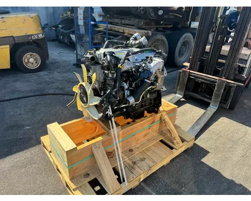 MITSUBISHI 4M50-6AT8 Engine Assembly